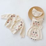 Hand-knit baby clothes 7