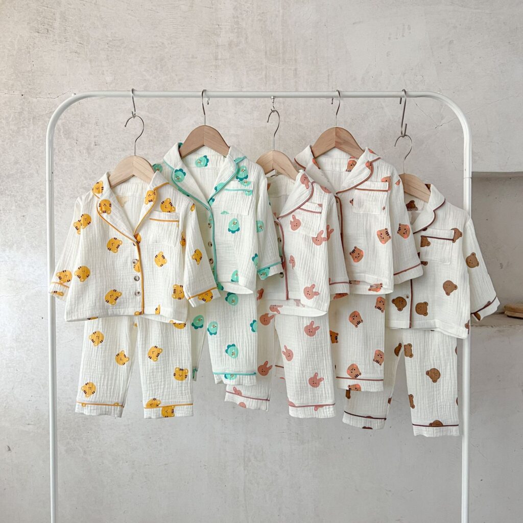 Kids Pajamas Clothing Set 1